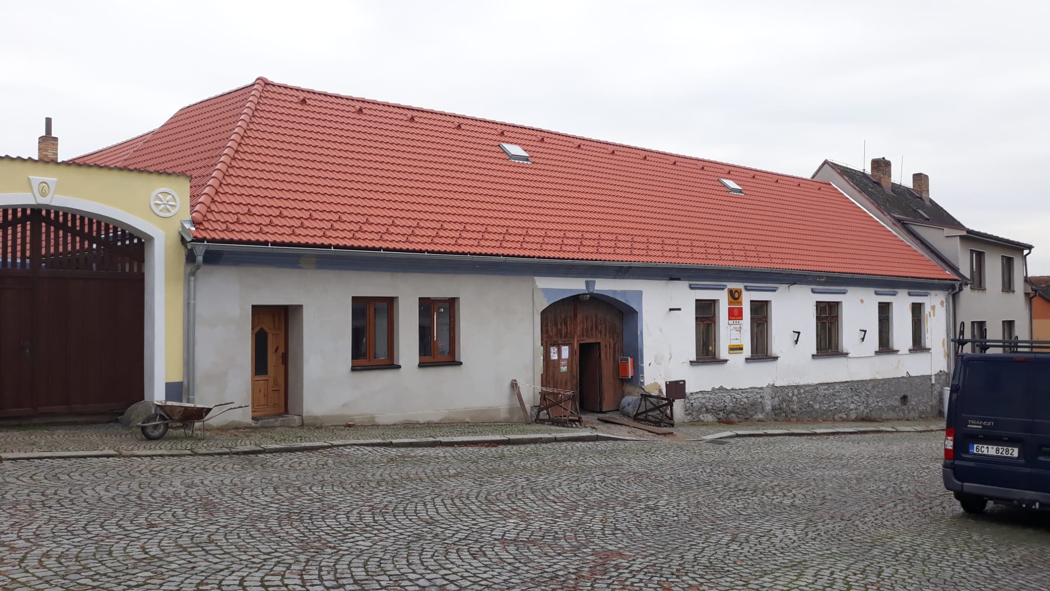 Rekonstrukce střechy — historická budova